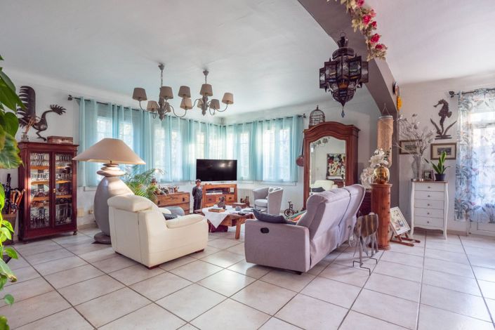 Image No.9-4 Bed House for sale