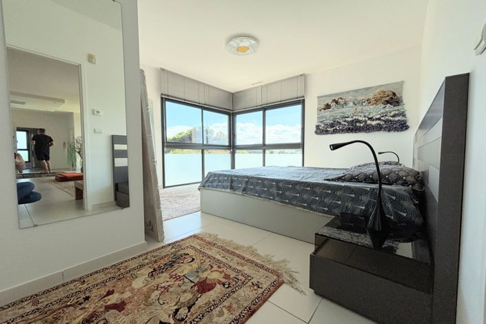 Image No.11-3 Bed House for sale