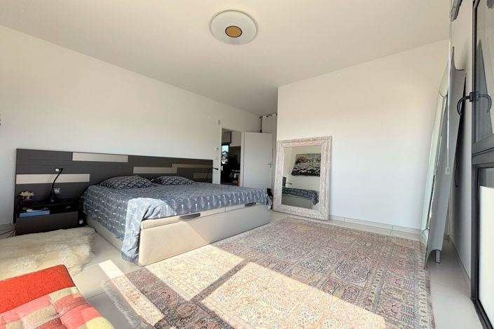 Image No.12-3 Bed House for sale