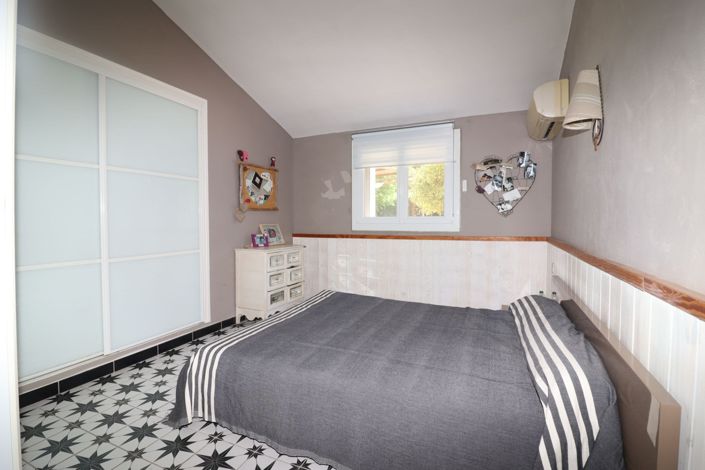 Image No.6-4 Bed House for sale
