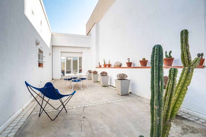 Image No.11-5 Bed House for sale