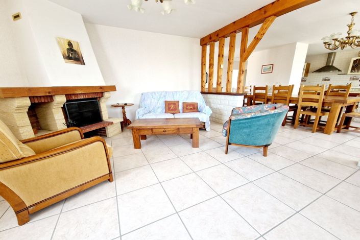 Image No.2-4 Bed House for sale