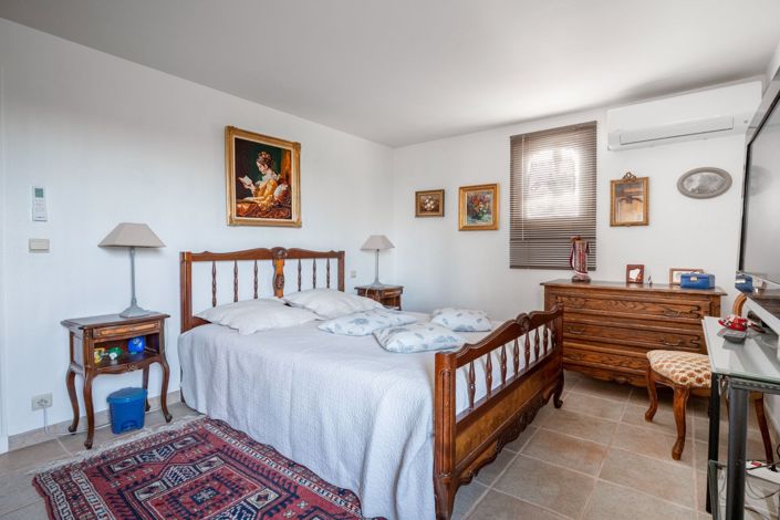 Image No.11-5 Bed House for sale