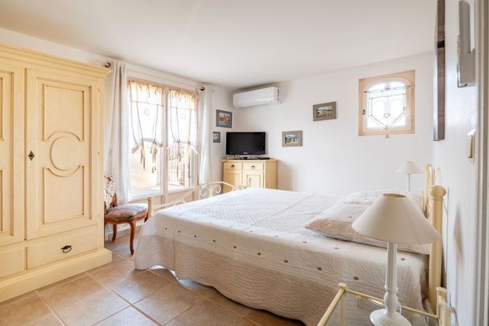 Image No.13-5 Bed House for sale