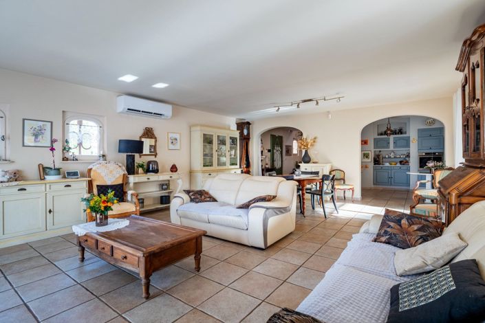 Image No.4-5 Bed House for sale