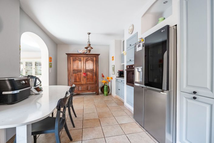 Image No.8-5 Bed House for sale