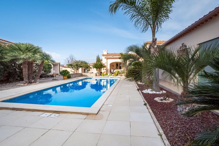 Image No.9-5 Bed House for sale