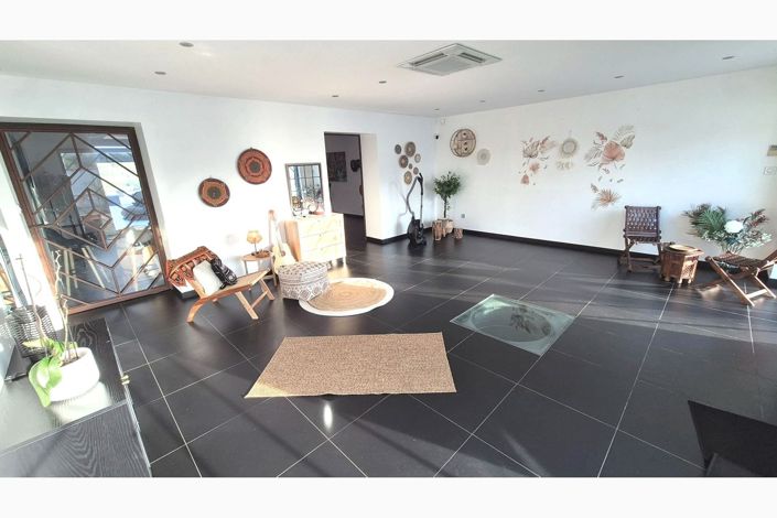 Image No.3-5 Bed House for sale