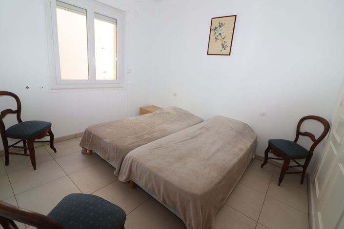 Image No.13-6 Bed House for sale