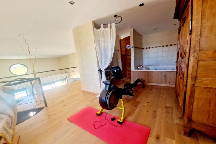Image No.15-3 Bed House for sale