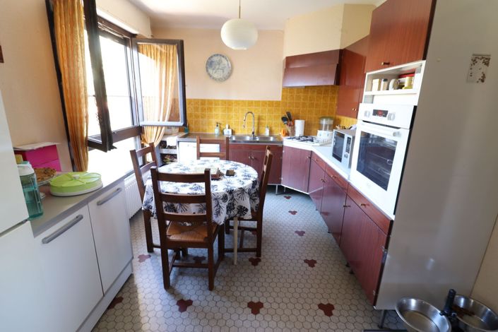 Image No.9-3 Bed House for sale