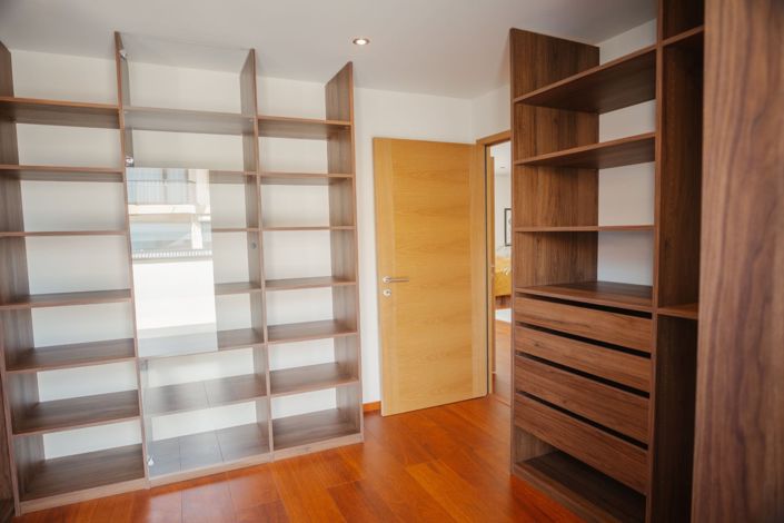 Image No.11-3 Bed House for sale