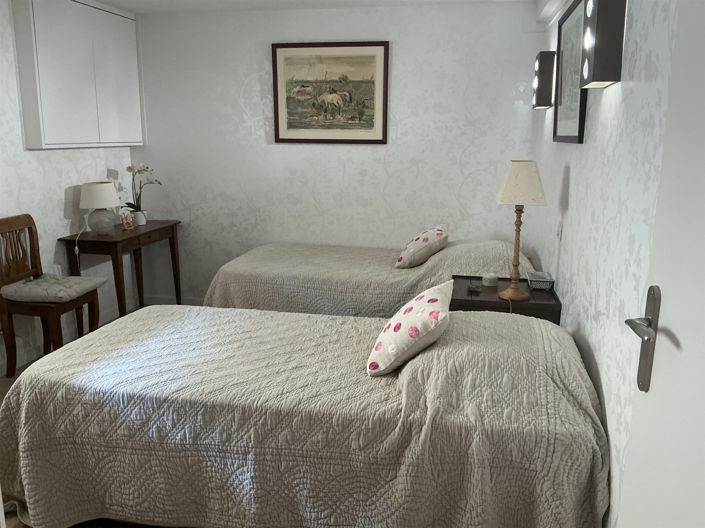 Image No.20-5 Bed House for sale