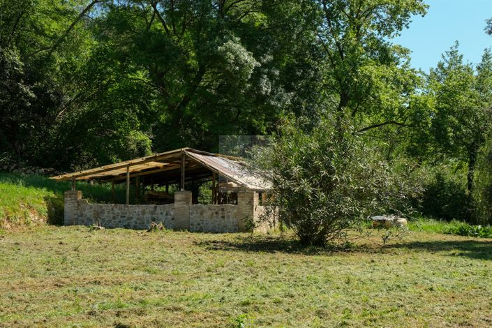 Image No.8-6 Bed House for sale