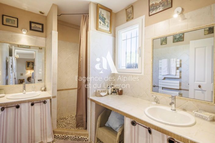 Image No.20-4 Bed House for sale
