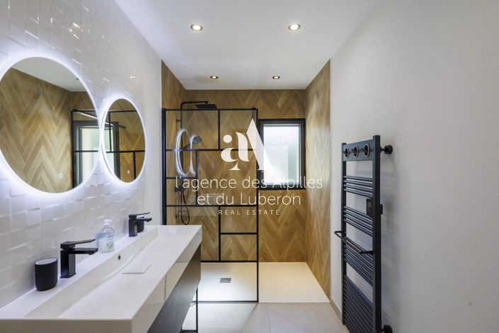 Image No.10-8 Bed House for sale