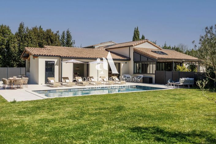 Image No.3-8 Bed House for sale