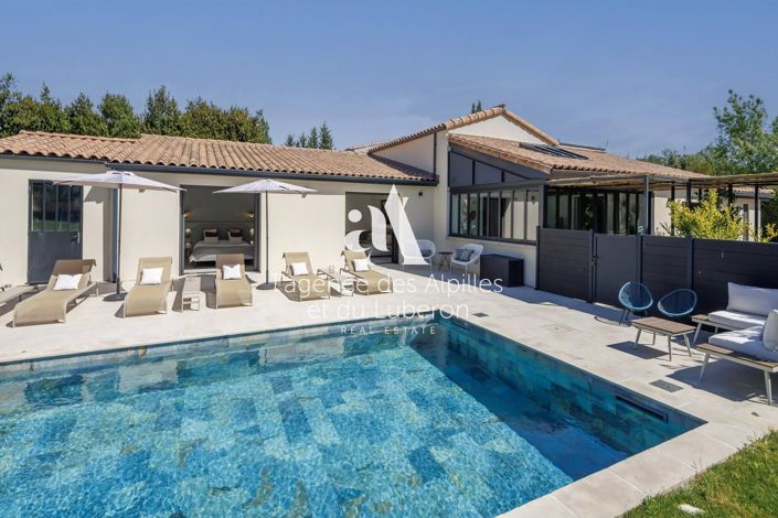 Image No.4-8 Bed House for sale