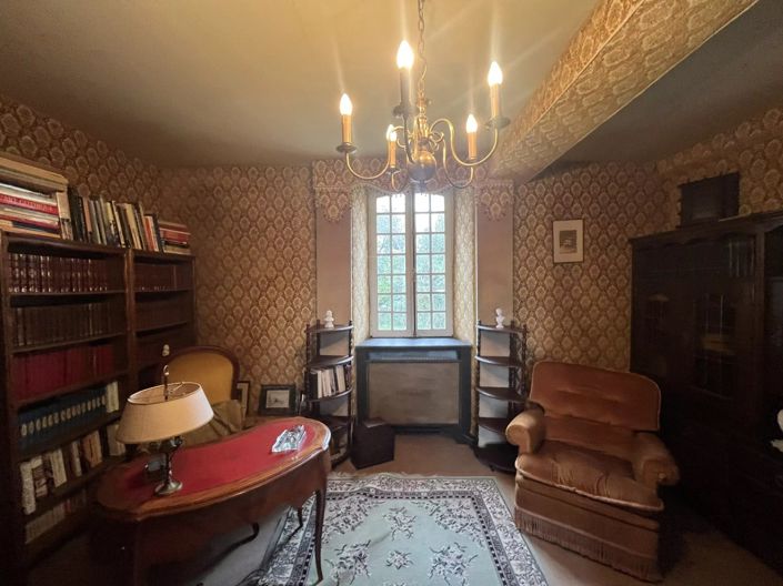 Image No.13-6 Bed House for sale