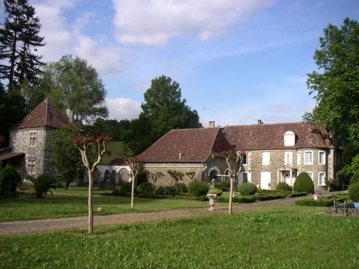 Image No.2-6 Bed House for sale