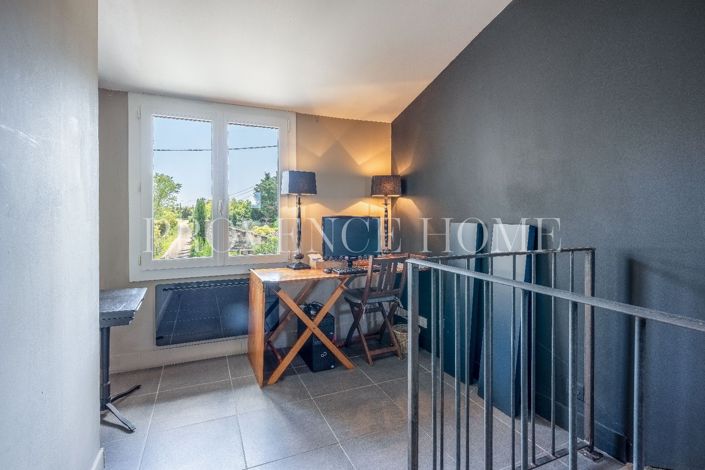 Image No.19-3 Bed Property for sale