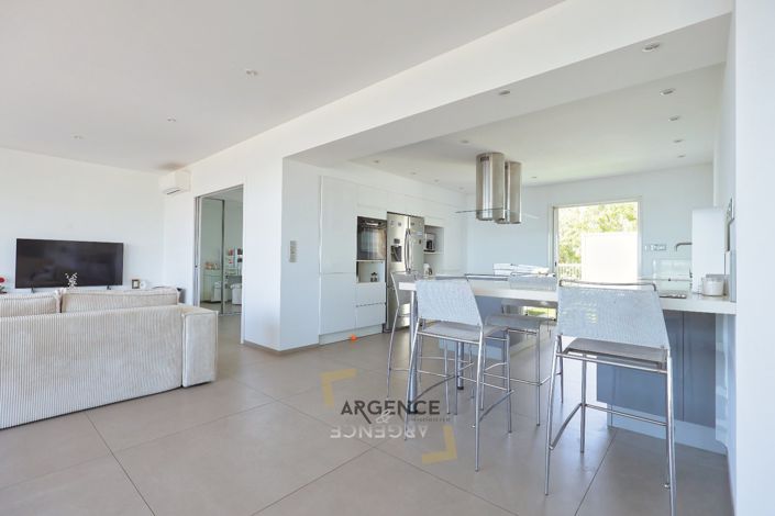 Image No.7-3 Bed Apartment for sale