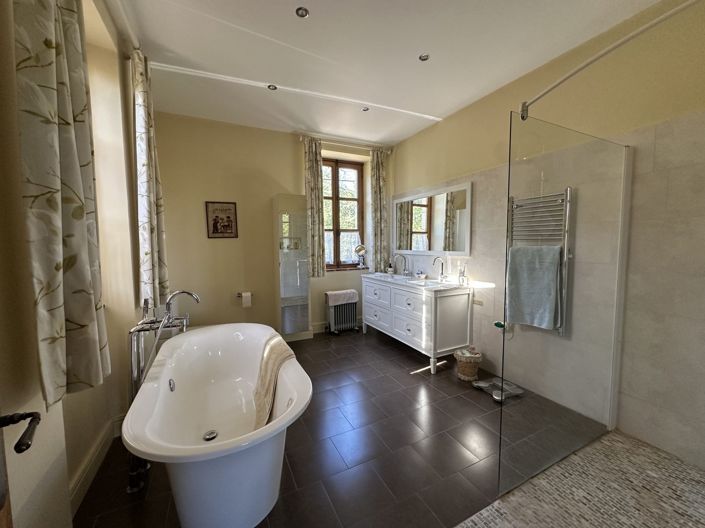 Image No.21-3 Bed Property for sale