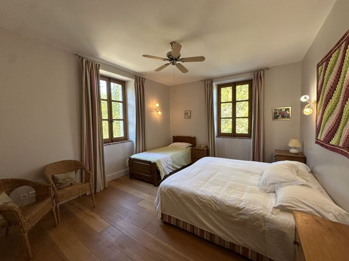 Image No.22-3 Bed Property for sale