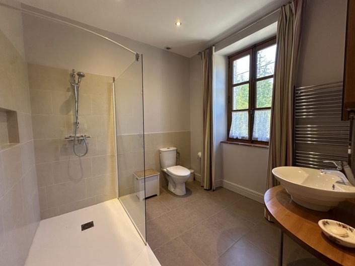 Image No.23-3 Bed Property for sale