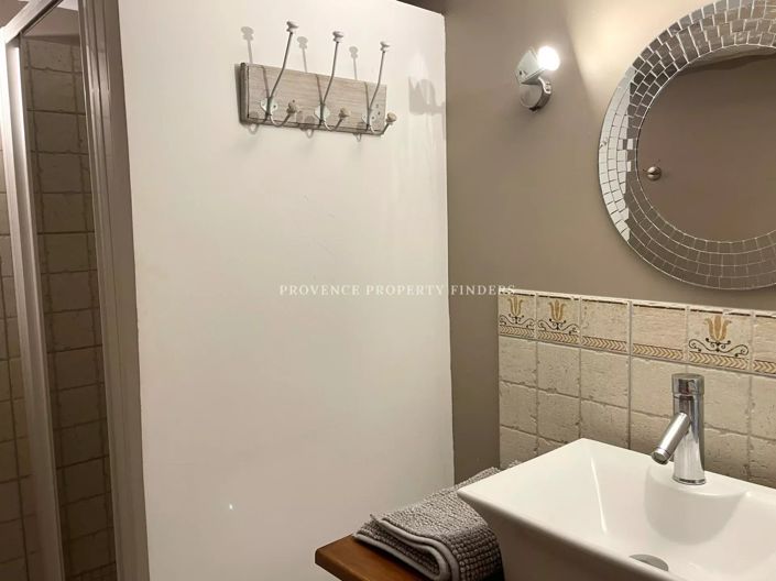 Image No.21-8 Bed House for sale