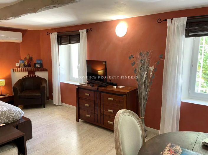 Image No.8-8 Bed House for sale