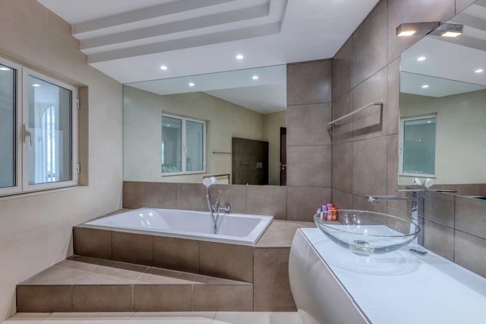Image No.16-9 Bed House for sale
