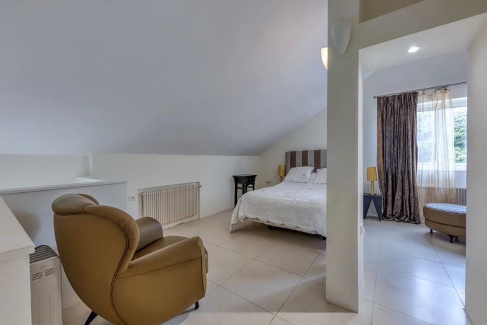 Image No.17-9 Bed House for sale