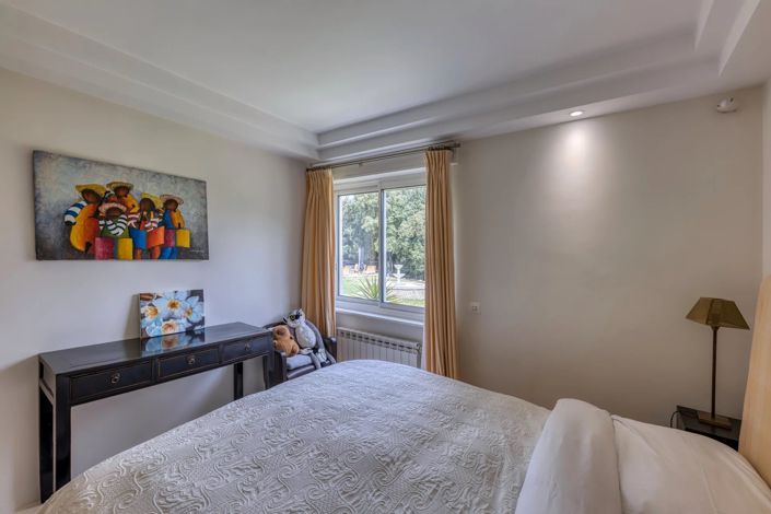 Image No.19-9 Bed House for sale