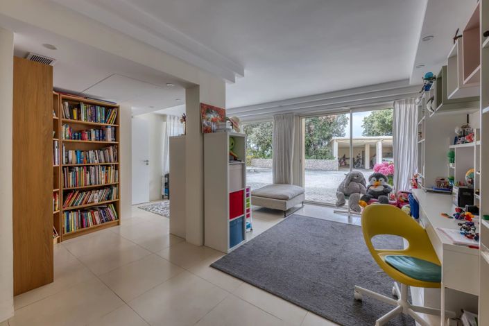 Image No.20-9 Bed House for sale