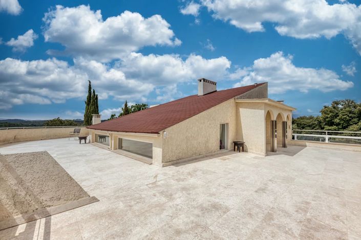 Image No.28-9 Bed House for sale