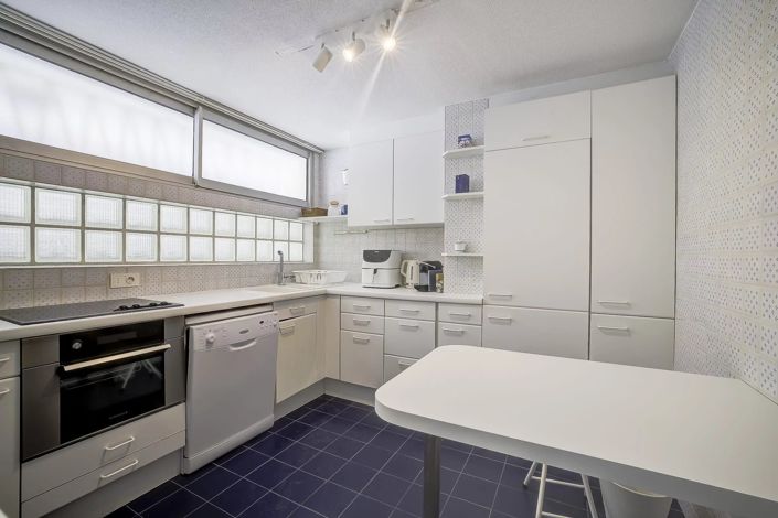 Image No.20-2 Bed Apartment for sale