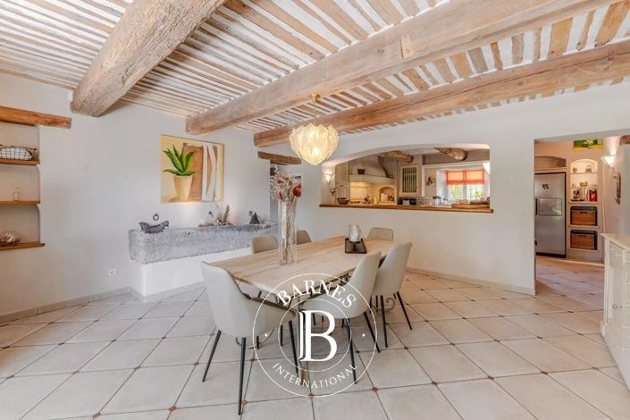 Image No.10-5 Bed House for sale