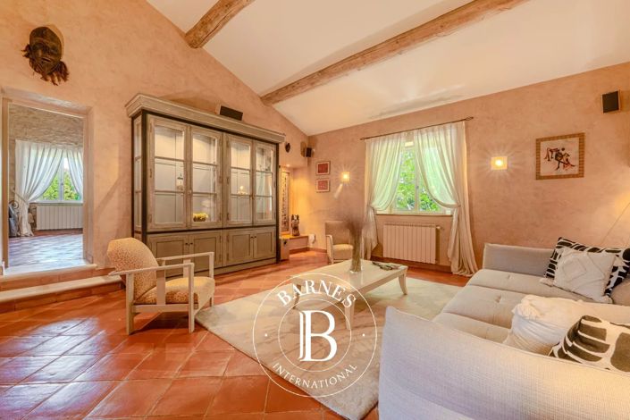 Image No.13-5 Bed House for sale
