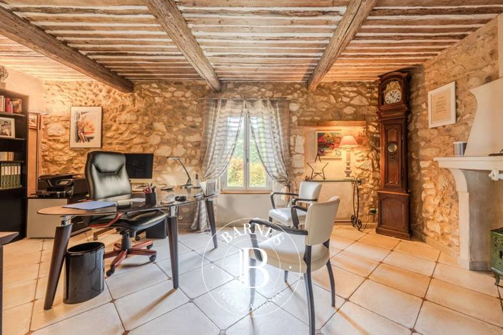 Image No.16-5 Bed House for sale