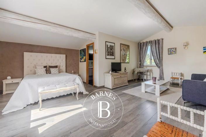 Image No.17-5 Bed House for sale