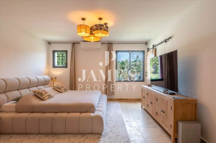 Image No.12-5 Bed House for sale