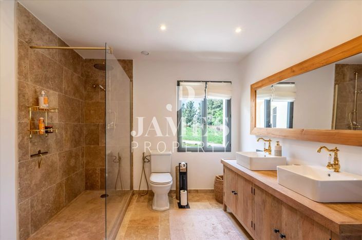 Image No.16-5 Bed House for sale