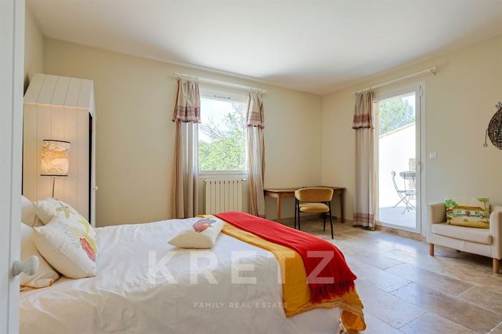 Image No.18-4 Bed House for sale