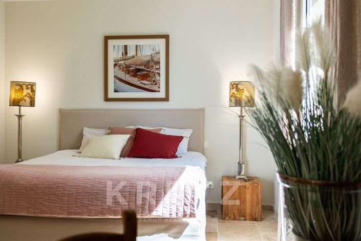 Image No.21-4 Bed House for sale