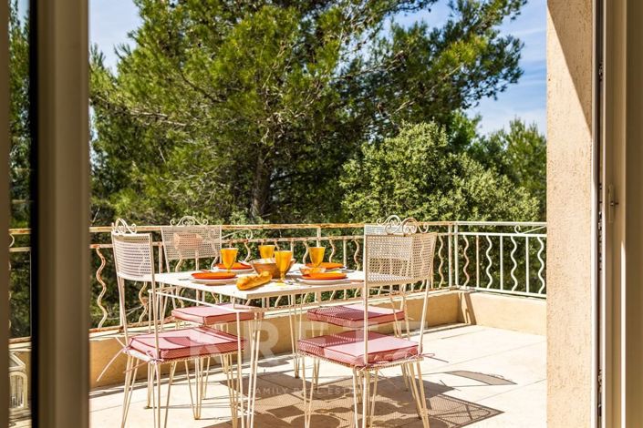 Image No.6-4 Bed House for sale