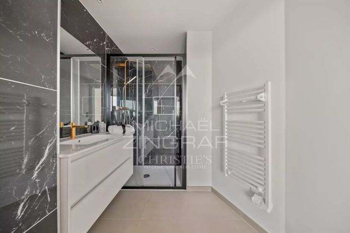 Image No.14-2 Bed House for sale