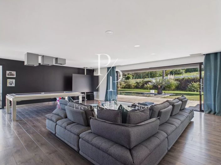 Image No.4-5 Bed House for sale