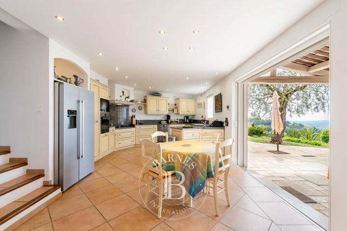 Image No.14-5 Bed House for sale