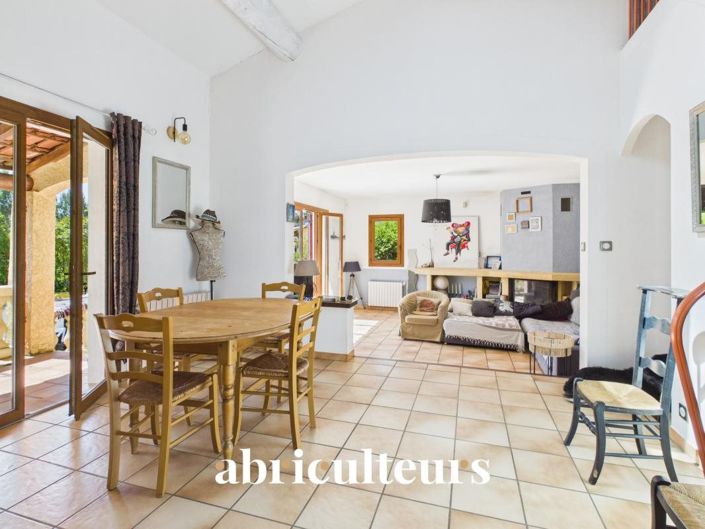 Image No.6-4 Bed House for sale